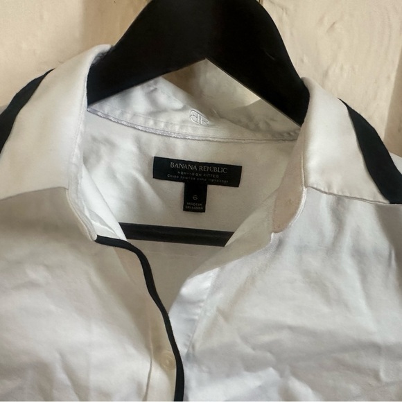 Banana Republic White Button-Down Shirt with Black Trim Size 6 - Picture 3 of 6